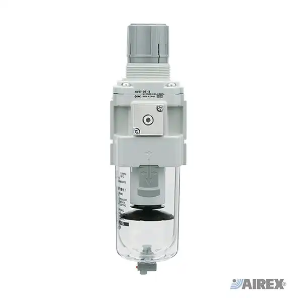 Gruppo filtro riduttore SMC con tazza di protezione trasparente per impianti pneumatici. AIREX